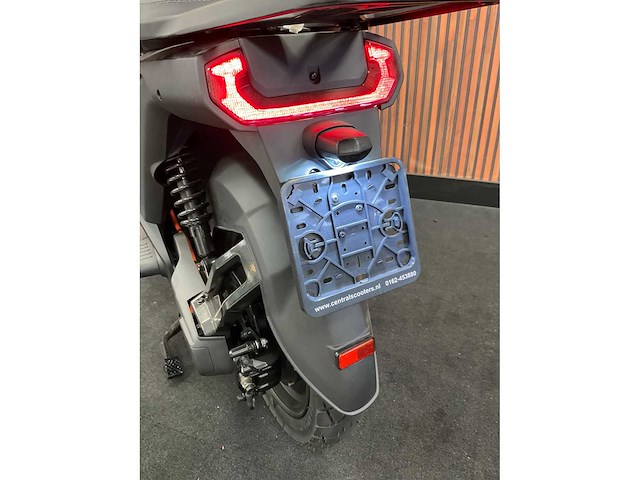 Vmoto soco f01 e-scooter - afbeelding 11 van  29