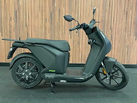 Vmoto soco f01 e-scooter