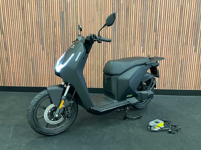 Vmoto soco f01 e-scooter - afbeelding 12 van  29