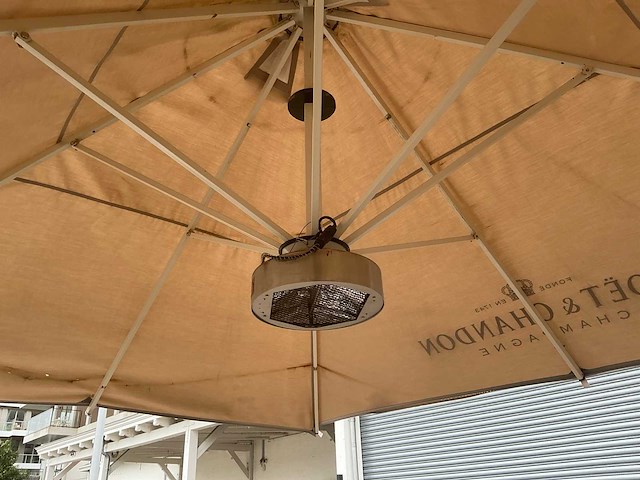 Vn.plu - moët & chandon champagne - parasol - afbeelding 1 van  4