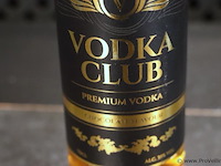Vodka club premium chocolate flavour vodka - 700ml - afbeelding 2 van  5