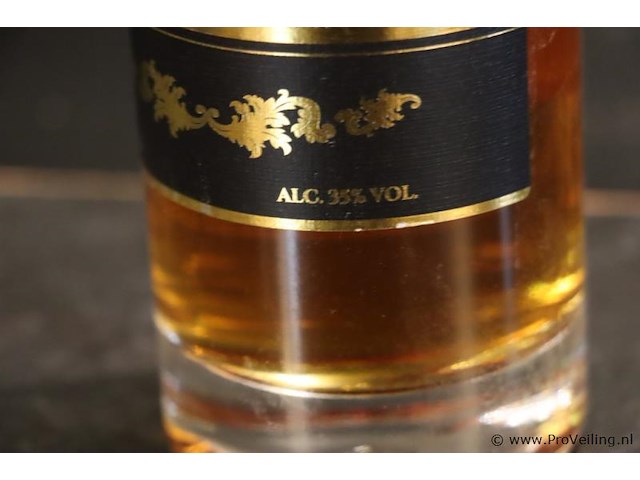 Vodka club premium chocolate flavour vodka - 700ml - afbeelding 3 van  5