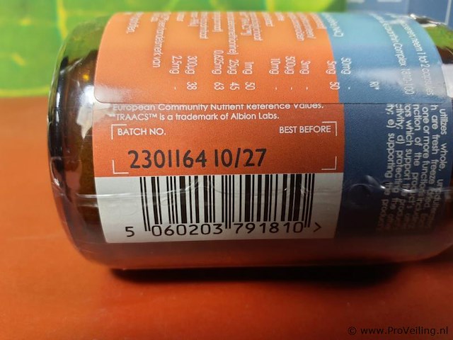 Voedingssupplementflesje bilberry, lutein & astaxanthin complex - potjes á 100 capsules - afbeelding 2 van  3