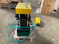 Voemme p-20-v rc system aluminium profiel ponsmachine met transportkist - afbeelding 13 van  18