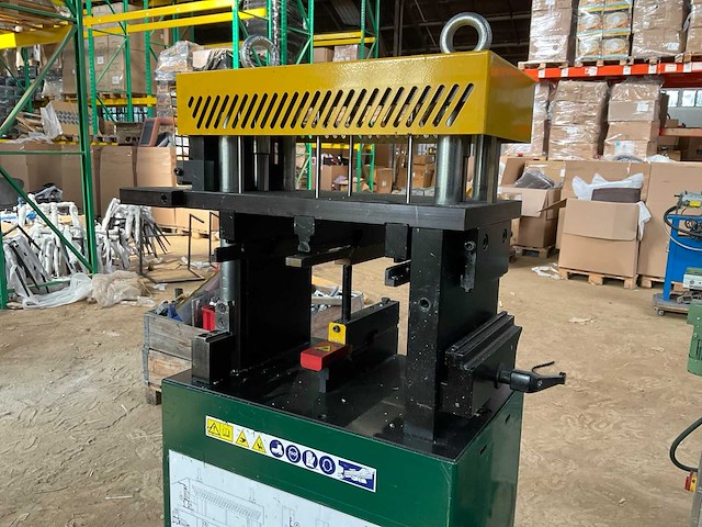 Voemme t1k-700-00 aluminium profiel ponsmachine - afbeelding 1 van  7