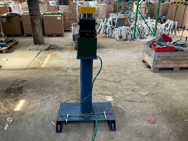 Voemme t1k-700-00 aluminium profiel ponsmachine - afbeelding 4 van  7