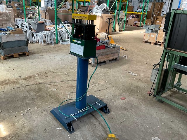 Voemme t1k-700-00 aluminium profiel ponsmachine - afbeelding 13 van  19