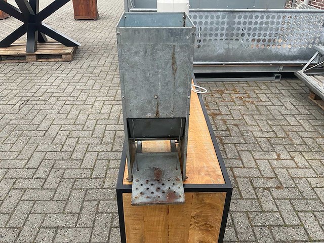 Voerautomaat dierenverblijf - afbeelding 1 van  4