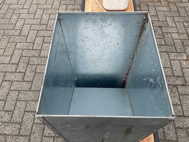 Voerautomaat dierenverblijf - afbeelding 2 van  4