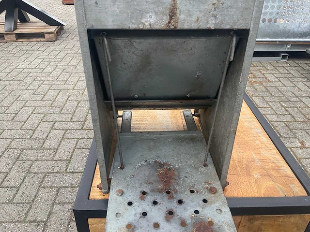 Voerautomaat dierenverblijf - afbeelding 3 van  4