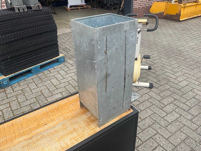 Voerautomaat dierenverblijf - afbeelding 4 van  4
