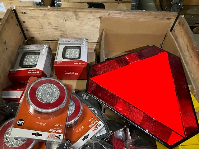 Voertuig elektra en verlichting - afbeelding 4 van  9