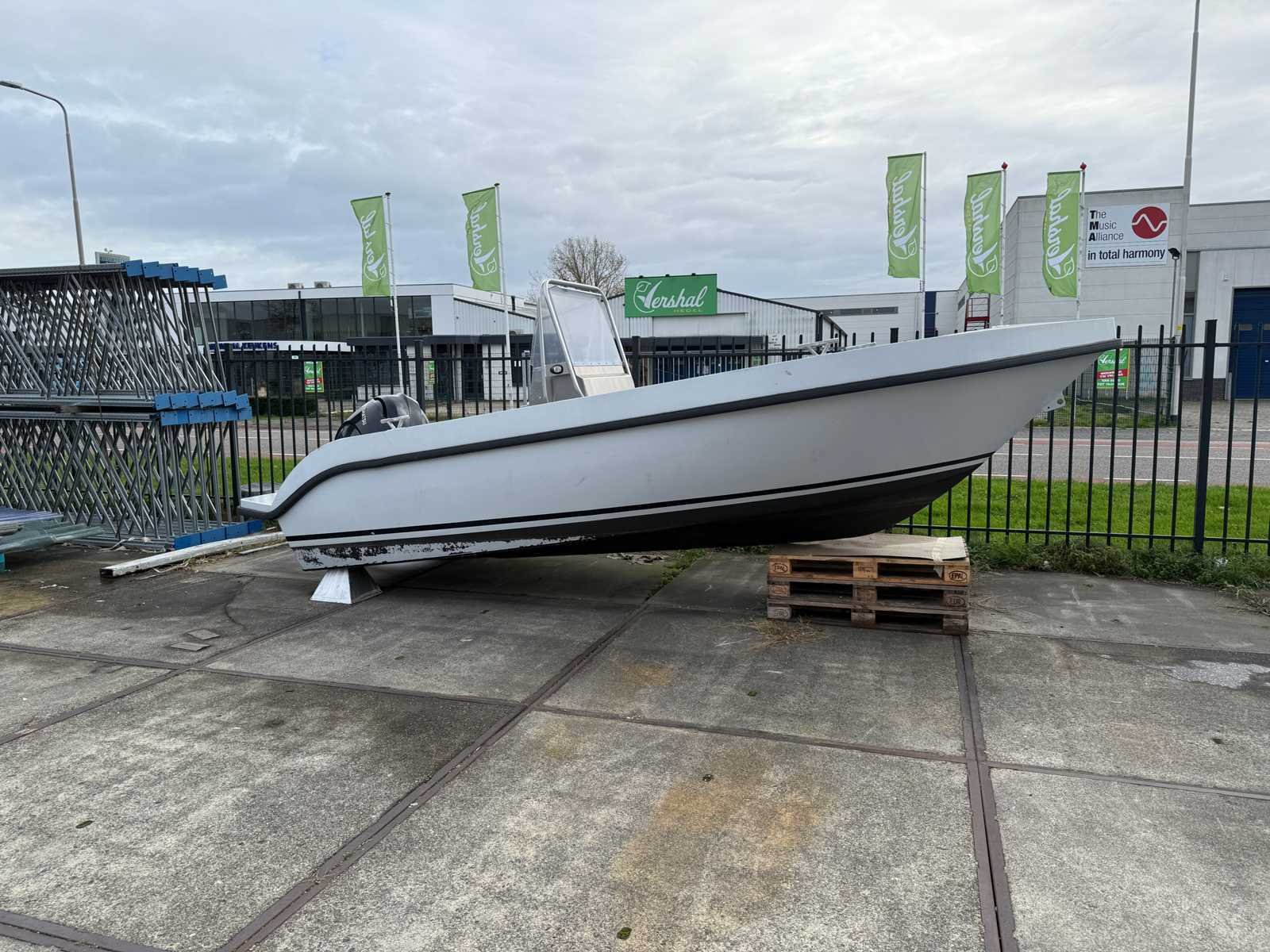 Voertuigen, boten en interne transportmiddelen