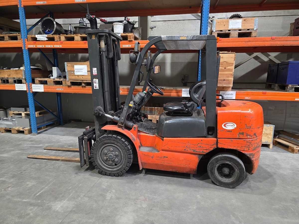 Voertuigen, machines, gereedschappen en diversen