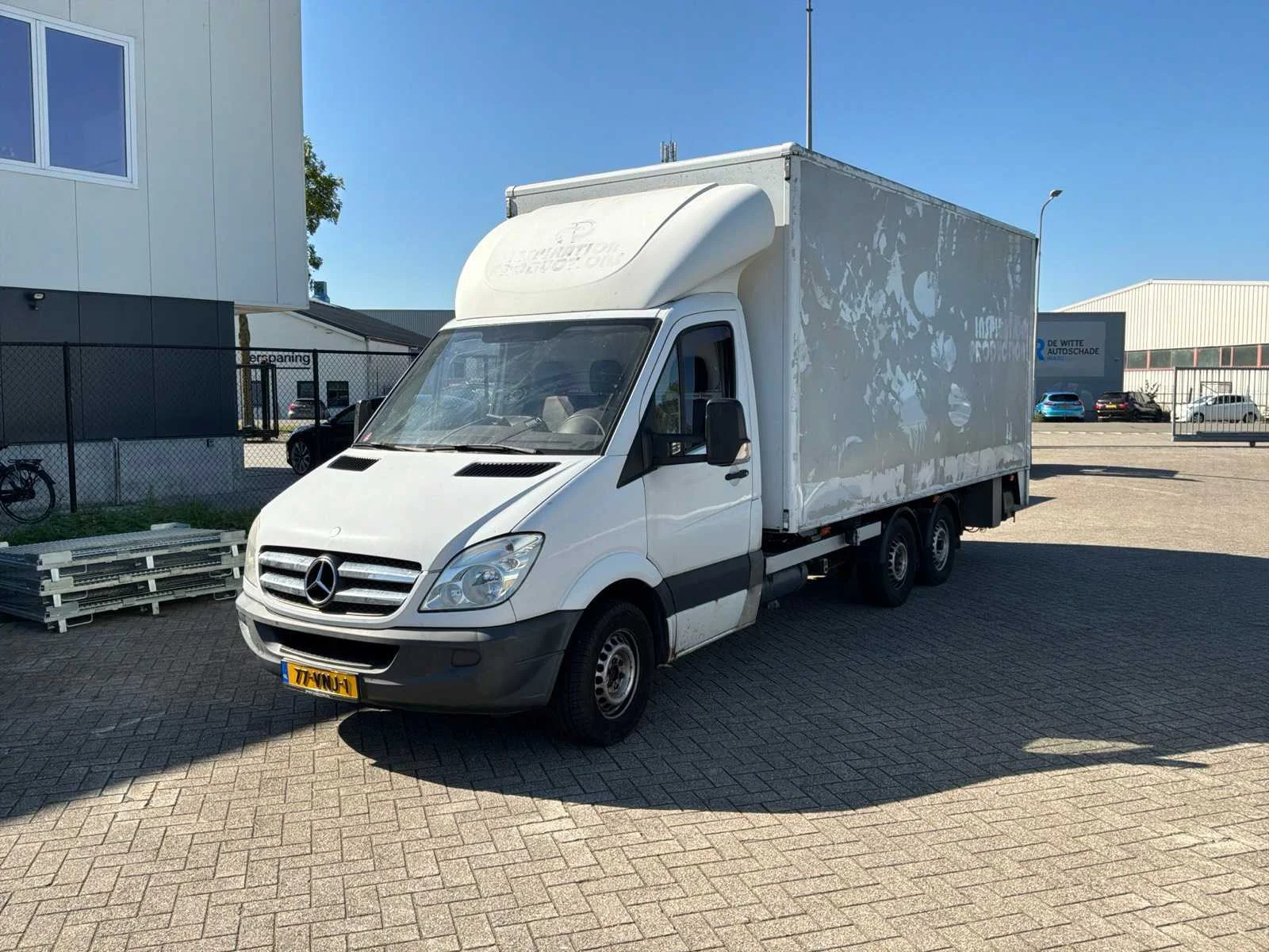 Voertuigen, machines, gereedschappen en diversen