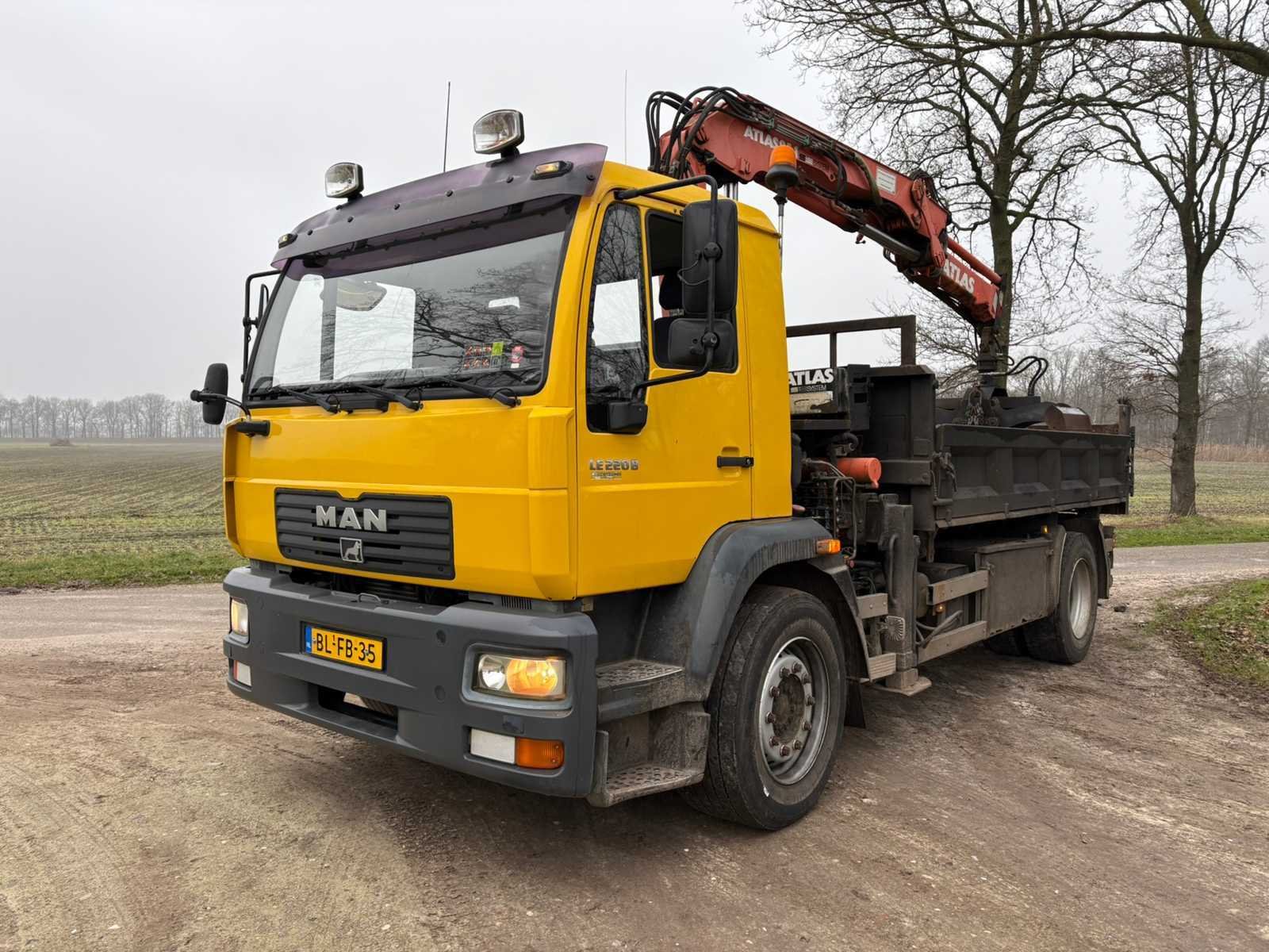 Voertuigen, materieel, keukens en magazijnopruiming