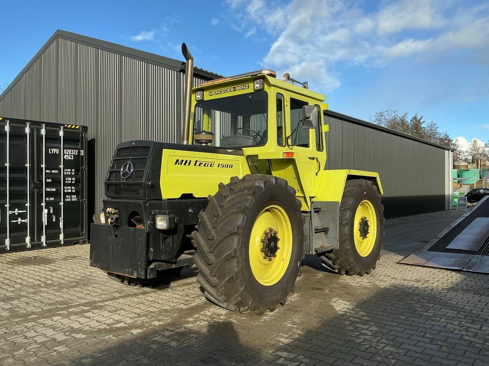 Voertuigen, tractoren, graafmachines, aanbouwdelen, buitenkeukens en gereedschappen