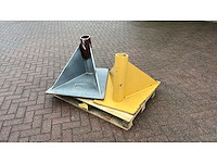 Voet voor hydraulische sloophamer (2x) - afbeelding 1 van  2