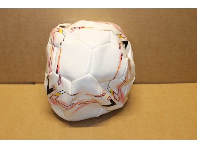 Voetbal 1 stuks in krat j - afbeelding 2 van  3