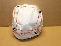Voetbal 1 stuks in krat j - afbeelding 1 van  3