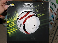 Voetbal in leuke doos 1x loc d021 - afbeelding 1 van  3