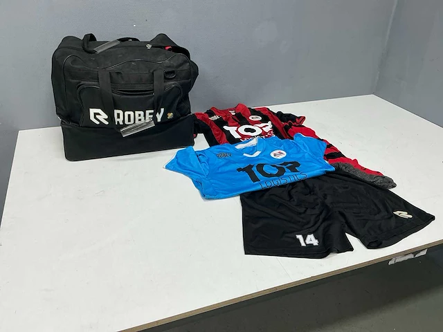 Voetbal kleding - afbeelding 1 van  6
