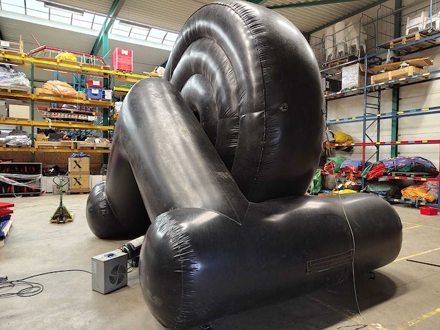 Voetbaldart opblaasbaar inclusief 2 ballen - afbeelding 2 van  11