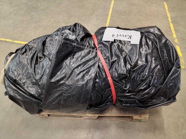 Voetbaldart opblaasbaar inclusief 2 ballen - afbeelding 7 van  11