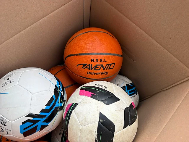 Voetballen/basketballen - afbeelding 2 van  4