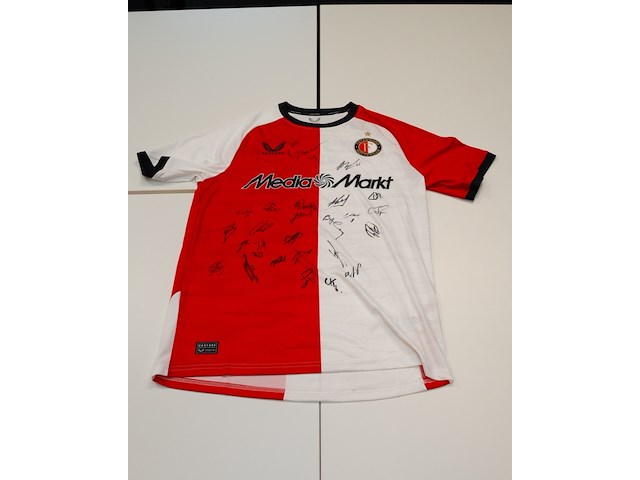 Voetbalshirt feyenoord castore, rood/wit, gesigneerd, m - afbeelding 1 van  2