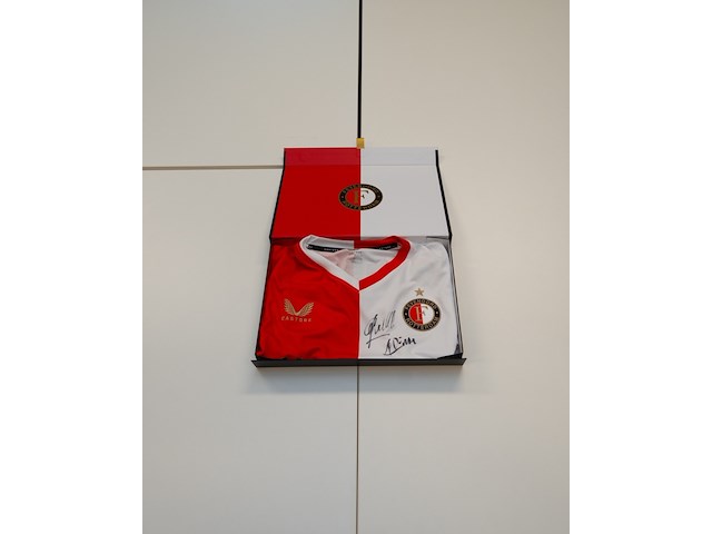 Voetbalshirt feyenoord castore, rood/wit, gesigneerd, s - afbeelding 3 van  3