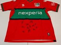 Voetbalshirt nec robey, rood/groen, gesigneerd, m - afbeelding 1 van  2