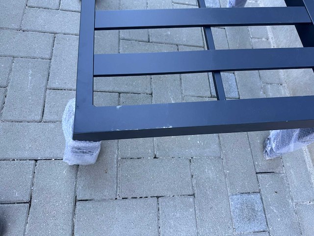Voeten - tuinbank - afbeelding 3 van  5