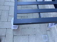 Voeten - tuinbank - afbeelding 3 van  5