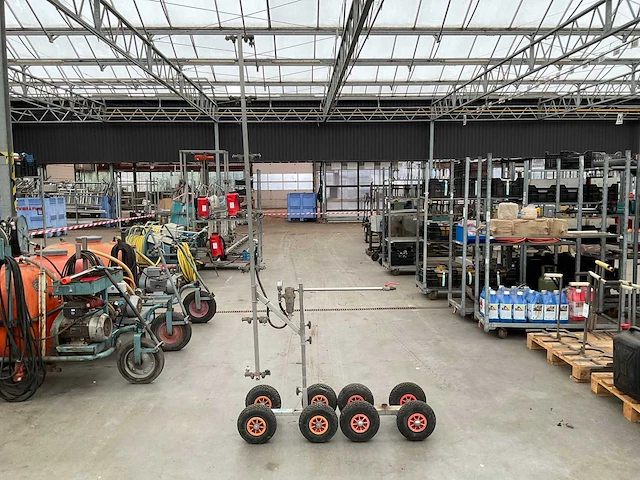 Voets verticale spuitboom, mobiel - afbeelding 1 van  3