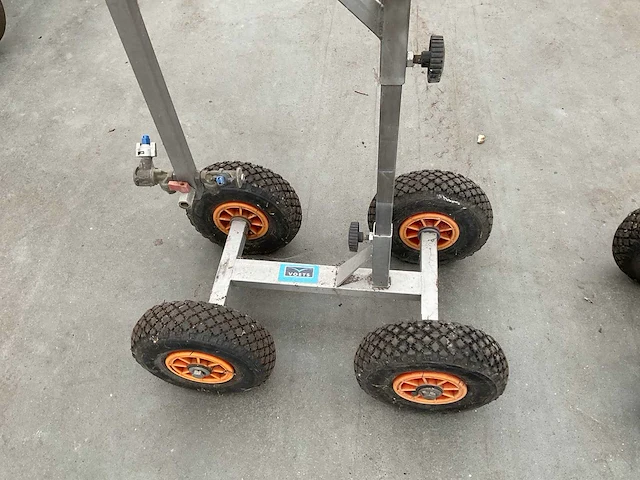 Voets verticale spuitboom, mobiel - afbeelding 2 van  3