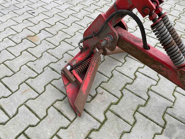 Vogel en noot - vorenpakkerarm - ploeg - afbeelding 4 van  8