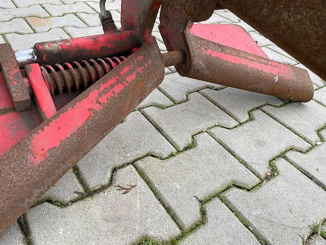 Vogel en noot - vorenpakkerarm - ploeg - afbeelding 6 van  8