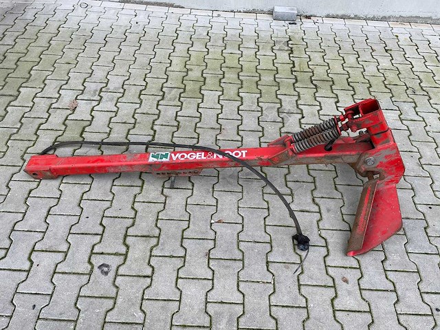 Vogel en noot - vorenpakkerarm - ploeg - afbeelding 1 van  8