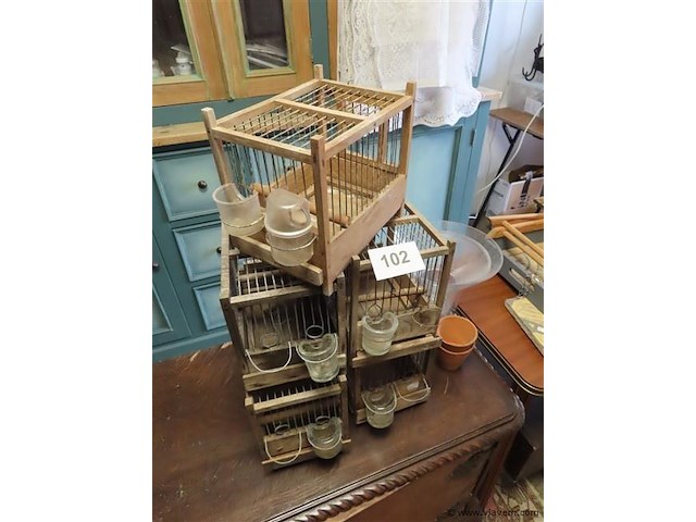 Vogelkooitjes, vaasjes en bloempotjes - afbeelding 2 van  3