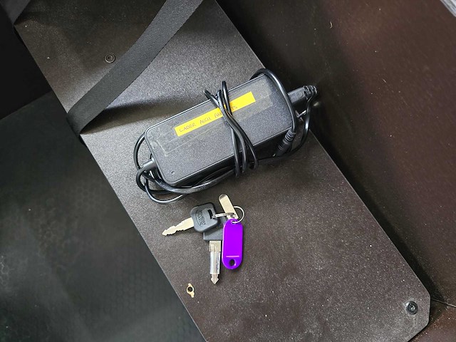 Vogue - yourney - bakfiets - elektrische fiets met oplader - afbeelding 2 van  12