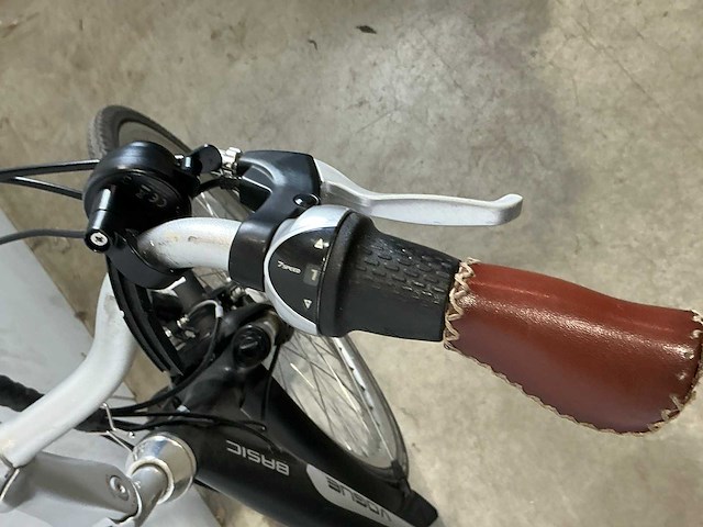 Vogue basic elektrische damesfiets - afbeelding 10 van  10
