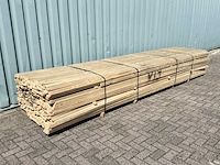 Vol pakket vuren houten latten - afbeelding 1 van  3