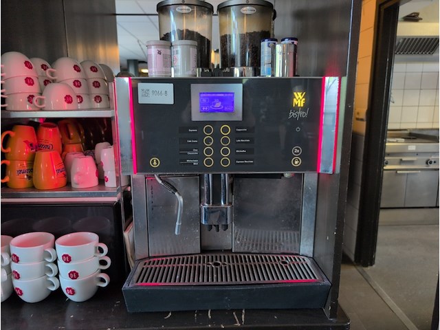 Volautomatische koffiemachine wmf, bistro! 03.8400, bouwjaar 2007 - afbeelding 1 van  6