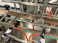 Volautomatische vul- sluit- en etiketteerlijn - afbeelding 2 van  30