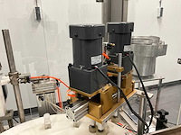 Volautomatische vul- sluit- en etiketteerlijn - afbeelding 5 van  30