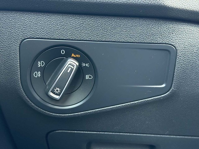 Volkawagen - tiguan 1.5 tsi r-line - car - afbeelding 10 van  41