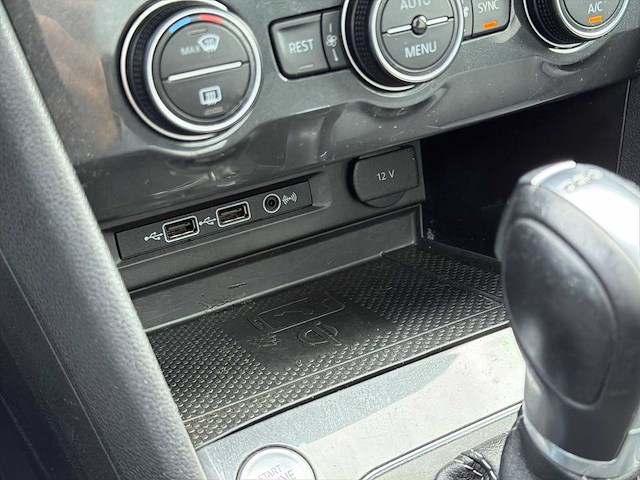 Volkawagen - tiguan 1.5 tsi r-line - car - afbeelding 18 van  41