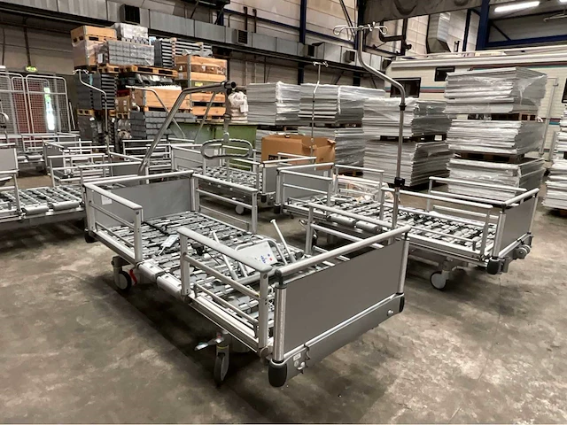 Völker s-960-2 ziekenhuisbed - afbeelding 1 van  8