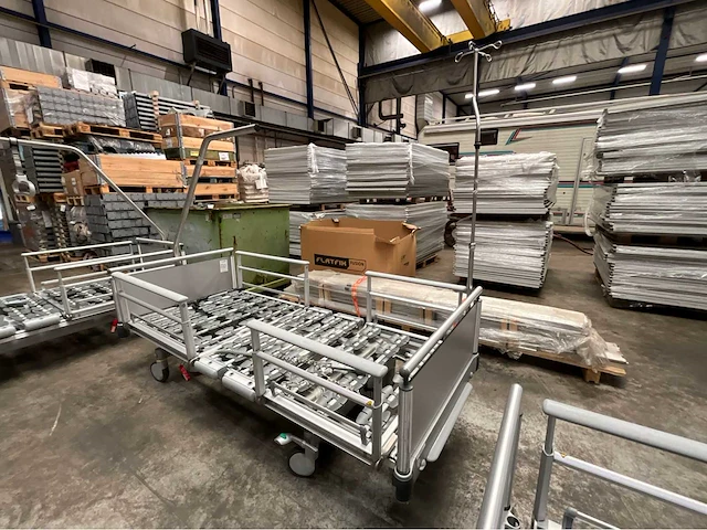 Völker s-960-2 ziekenhuisbed - afbeelding 1 van  8